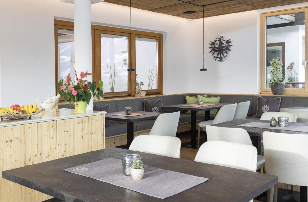 Hotel Garni Tirol Ladis Εξωτερικό φωτογραφία