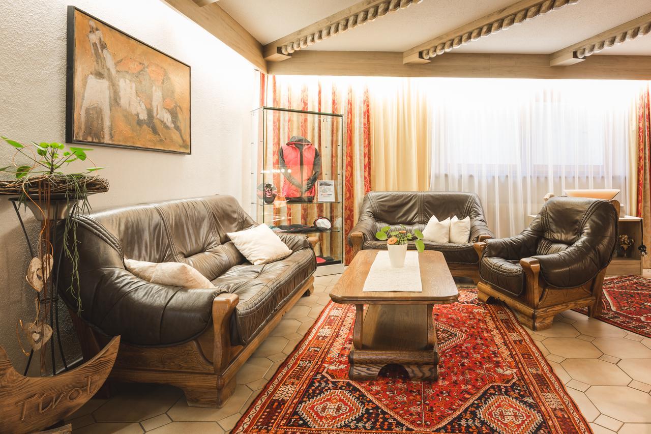 Hotel Garni Tirol Ladis Εξωτερικό φωτογραφία